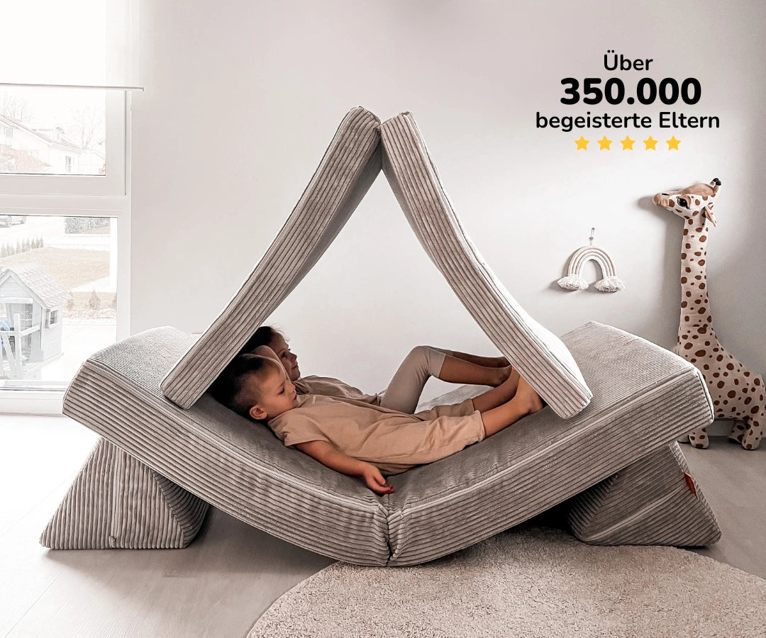 Kinder entspannten auf Spielsofa #farbe_cord-koala-grau